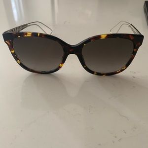 Dior sunglasses barely worn
